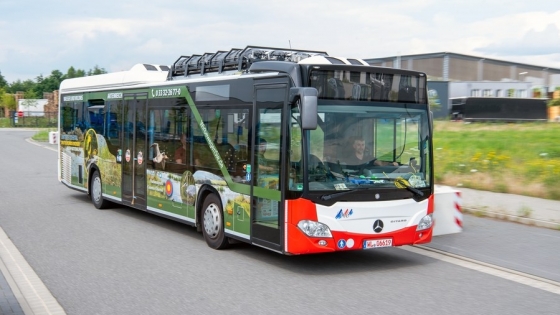Wprowadzenie
autobusów z ogniwami
wodorowymi to
zaledwie zapowiedź
szerokich działań
w zakresie tej
technologii w regionie
graniczącym ze
Szczecińskim Obszarem
Metropolitalnym. 