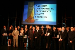 Laureaci konkursu Nagroda Gospoadarcza Prezydenta Szczecina /fot. mab/ 