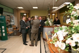 Krzystzof Kowalczyk, dyrektor regionu i szef nowego oddziału (pierwszy od lewej) /fot. ma 