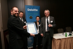 Certyfikat członkowski dla firmy Baltic Industries and Services /fot. mab/ 