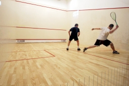 W Bene Sport Centrum są trzy korty do squasha renomowanej firmy ASB 