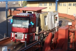 3-milionowa ciężarówka wjechała na pokład promu Wolin Unity Line  /fot.: mat. prasowe / 