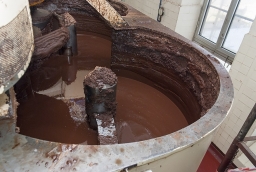 Produkcja polewy czekoladowej w PPC Gryf   /fot.: ak / 