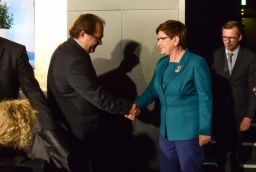 Premier Beata Szydło i minister Marek Gróbarczyk podczas otwarcia kongresu  /fot.: mab / 