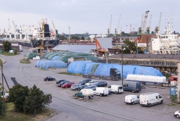 Port-related functions are being moved to Ostrów Grabowski and Ostrów Mieleński. Port Rybacki Gryf (fishing port) will also have to move out from the land located at Władysława IV Street  /fot.: AK / 
