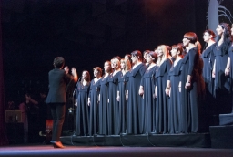 The  Gori Women's Choir podczas koncertu z Katie Melua na Szczecin Music Fest 2016  /fot.: ak / 