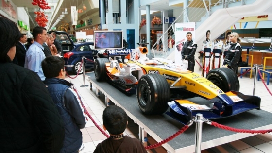 Najwięcej widzów przyciągnął oryginalny bolid teamu ING Renault 