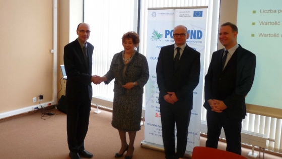 Przedstawiciele Polfundu i PKO BP po podpisaniu umowy /fot. archiwum/ 