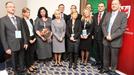 Beneficjenci Jessici po podpisaniu umów  /fot.: T. Dąbrowski, WZP  / 