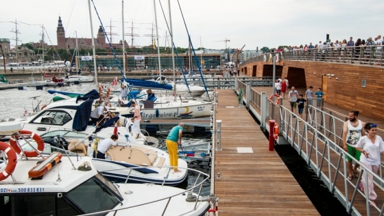 Kiedy marina na Łasztowni będzie w sezonie wypełniona jachtami, a na nabrzeżu będzie tętniło miejskie życie? /fot.: ak / 