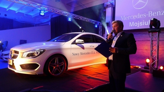 Kuba Bielak i mercedes klasy CLA 