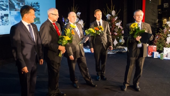 Dariusz Więcaszek (PIG), Zbigniew Nagay (Radex), Przemysław Szczepaniak (kk-electronic), marszałek Olgierd Geblewicz, Krzysztof Kowalski (DGS Poland) /fot.: mab / 