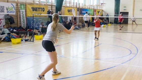 Dorota Grzejdak (w głębi kortu) wygrała rywalizację pań w kategorii Open /fot.: mab / 