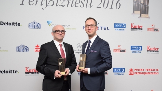 Od lewej: Artur Zawartko, wiceprezes zarządu Gaz System SA i Jakub Borowczyk, dyrektor zarządzający firmy brightONE /fot.: mab / 