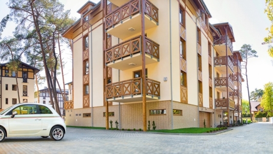 Pierwszy z dwóch apartamentowców Rezydencji Park Rodzinna w Mielnie jest już gotowy /fot.: Firmus Group / 