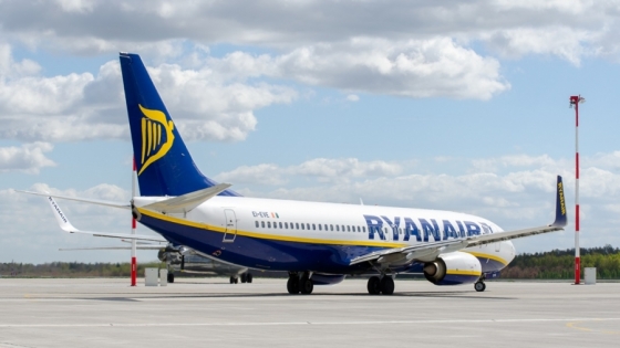 Ryanair kursuje z Goleniowa na lotniska Londyn Stansted, Liverpool, Dublin i Oslo Rygge. Od 26 marca 2017 roku przewoźnik będzie też obsługiwał połączenia z Warszawą /fot.: mat. prasowe / 