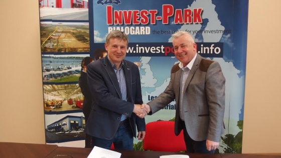 15 maja Robert Madejski, prezes Invest-Parku i Janusz Karpowicz, prezes Stok Emballering Poland podpisali umowę /fot.: Mat. Invest-Park / 