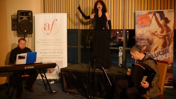 Ewa Kabsa z zespołem /fot.: mab / 