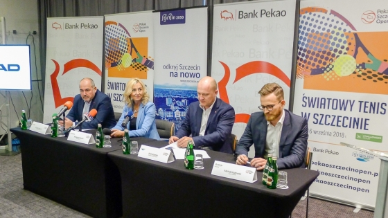 Krzysztof Bobala (Bono). katarzyna Koroch (Bank Pekao SA), Piotr Krzystek, prezydent Szczecina, Michał Kozłowski (Lexus Kozłowski) /fot.: SG / 