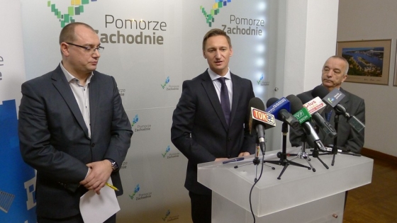 Adam Siwek, CEO of Silesia, Olgierd Geblewicz, Marshall of Zachodniopomorskie Province and Grzegorz Huszcz, CEO of Szczecin Industrial Park. /fot.: mab / 